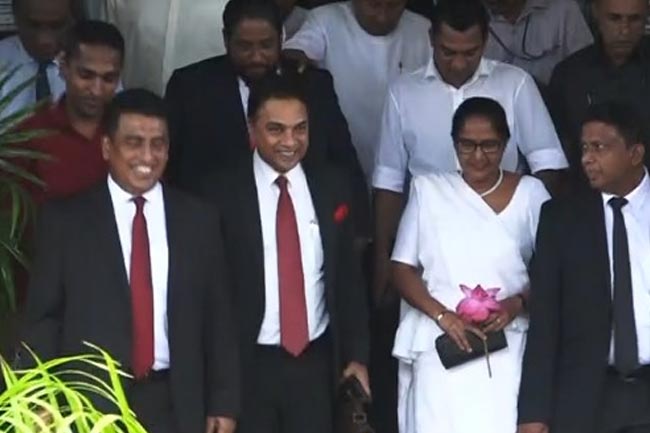 නාමල් වෙනුවෙන් සාගර ඇප තියයි