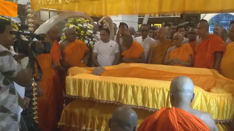 පොඩි හාමුදුරුවන්ගේ ආදාහන පූජෝත්සවය පූර්ණ රාජ්ය ගෞරව සහිතව අද පොඩි හාමුදුරුවන්ගේ ආදාහන පූජෝත්සවය පූර්ණ රාජ්ය ගෞරව සහිතව අද