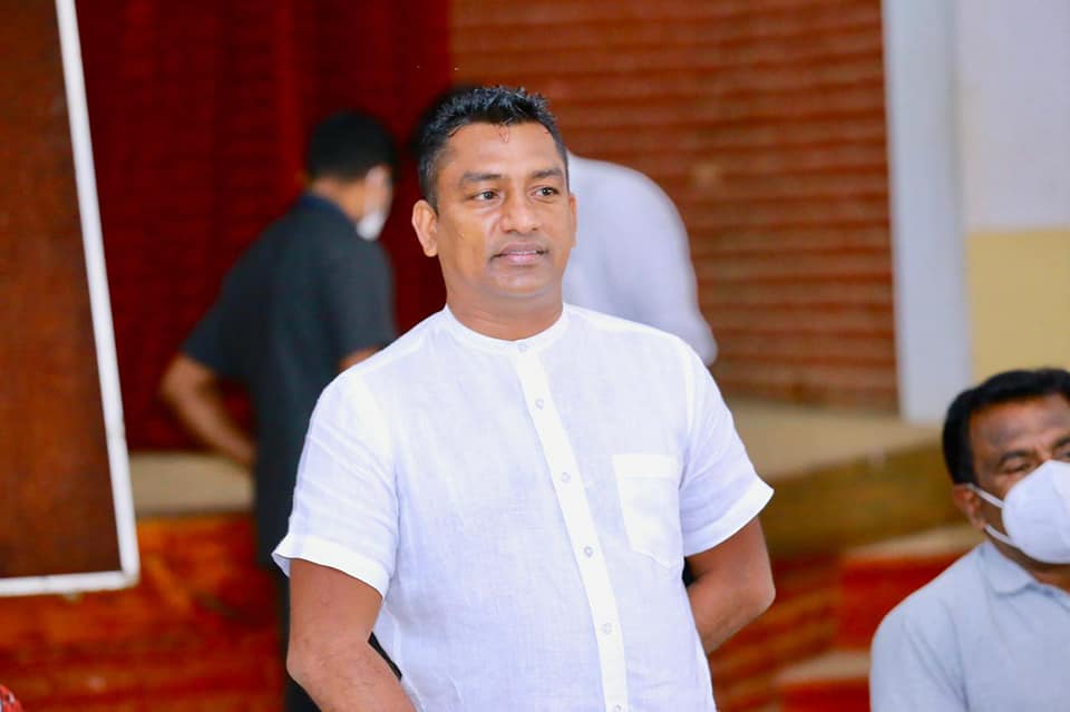 අරගලය නියෝජනය කරපු තරුණයෝ එන්න අපෙන් නාමයෝජනා ගන්න