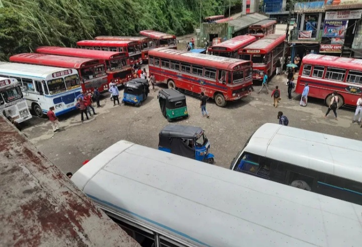 හැටන් බස් රථවලට රියදුරන් හා කොන්දොස්තර හිඟයක් හැටන් බස් රථවලට රියදුරන් හා කොන්දොස්තර හිඟයක්