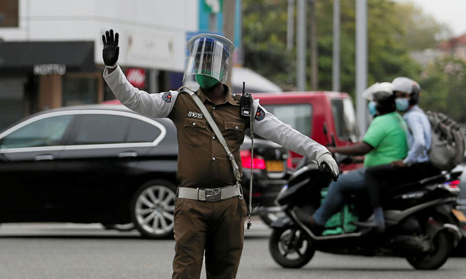 ලබන15 වැනිදා විශේෂ රථවාහන සැලැස්මක්