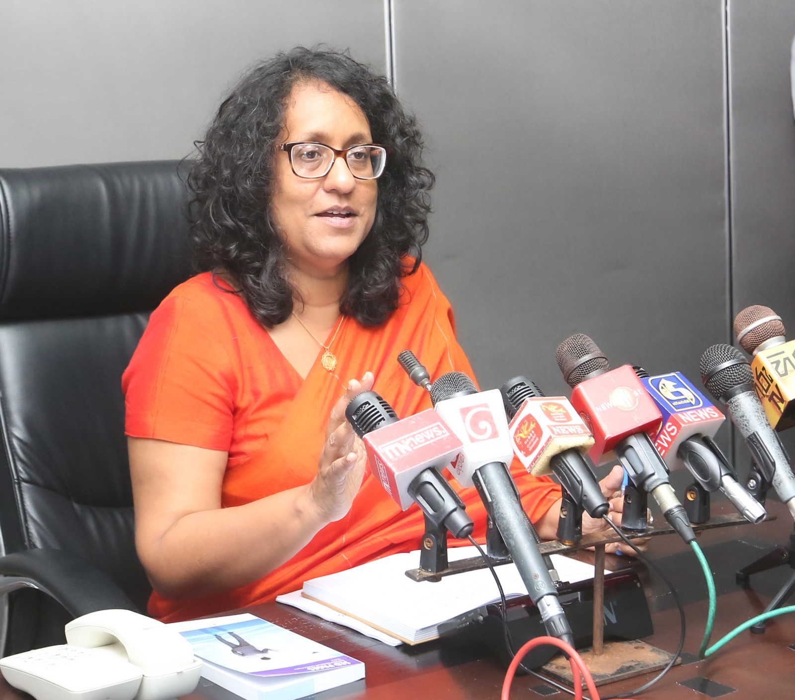 ක්‍රීඩා අමාත්‍යාංශ වියදම් ගැන විගණනයක් දෙන්නැයි අගමැතිගෙන් නිලධාරීන්ට උපදෙස්