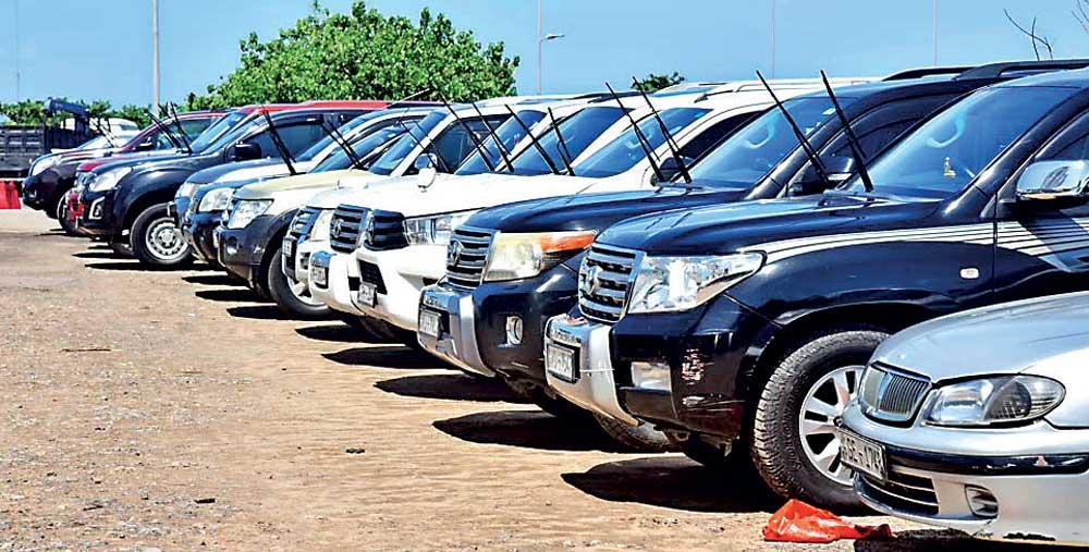 ගෝල් ෆේස් හි ගාල් කර ඇති වාහන 107ක් ගත් අයගේ ලැයිස්තුව එළියට