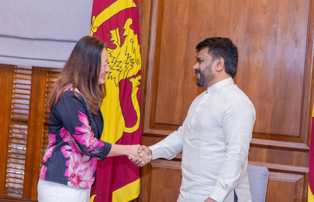 ජනපති සහ ජුලී චන්ග් අතර හමුවක්