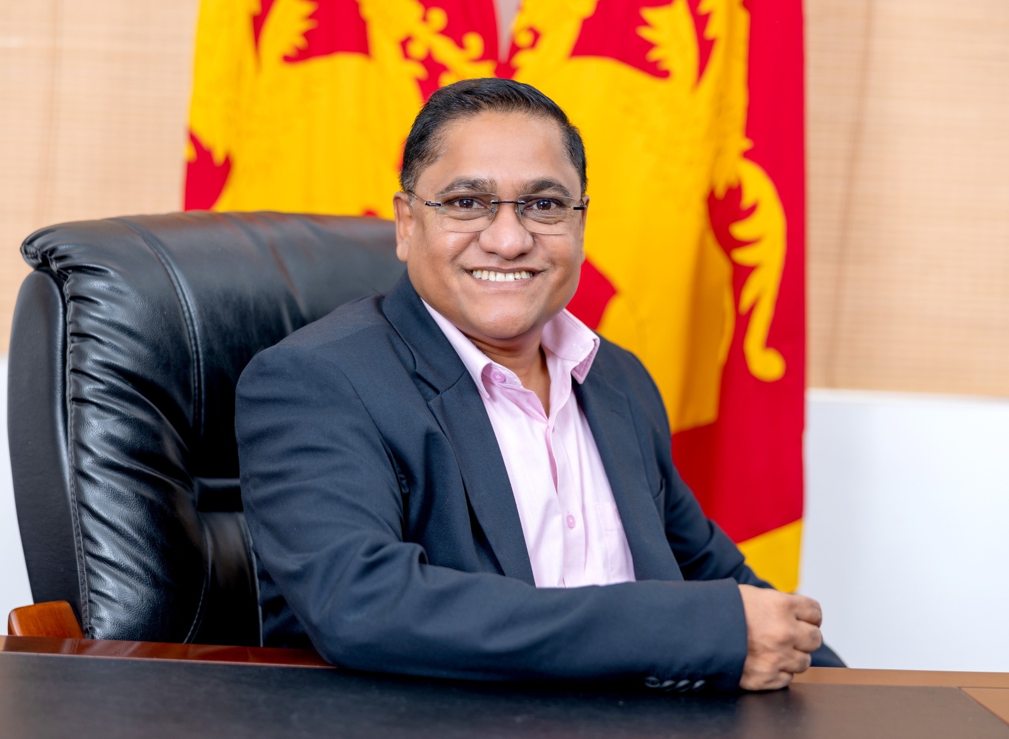 වාර් තාවක් තියමින් මහ ඡන්දයේ වැඩිම මනාප විජිත හේරත්ට