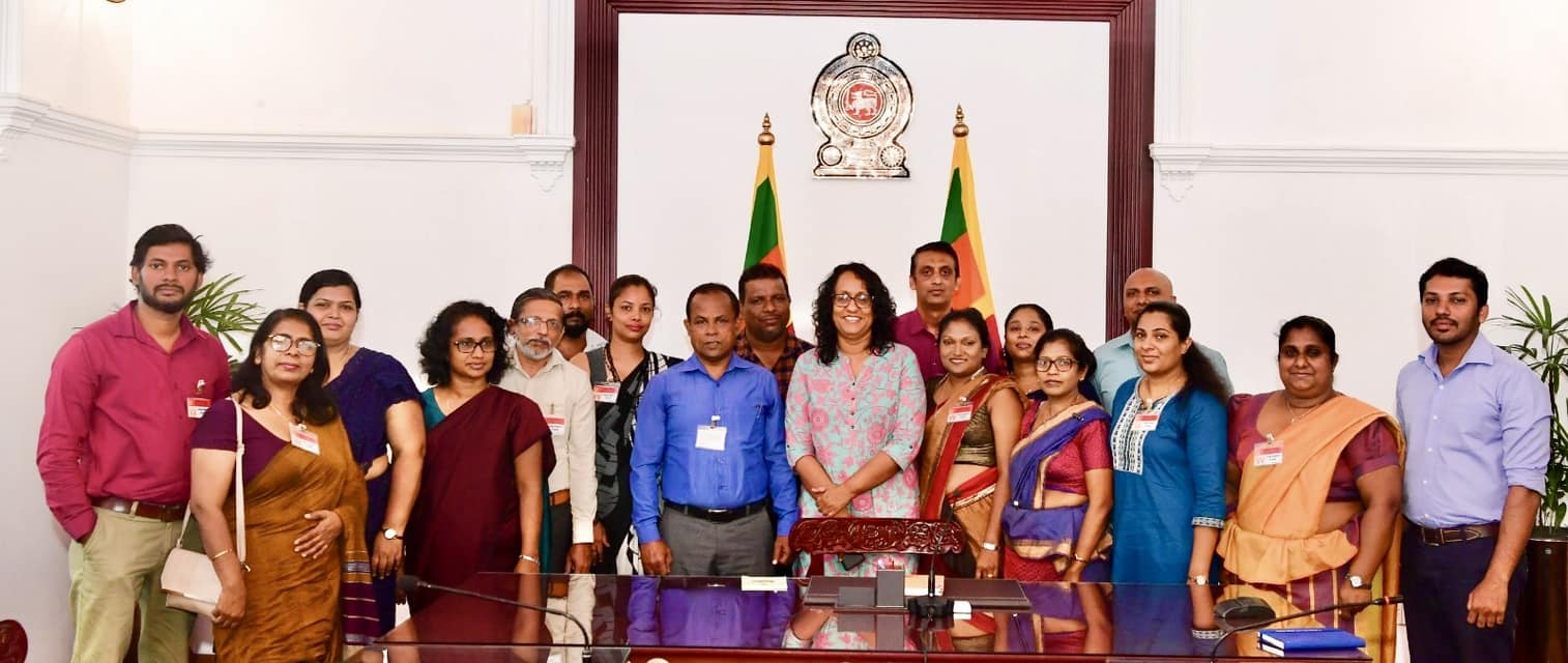 හෙද සේවාව මුහුණ දෙන ගැටළු අගමැතිනියගේ අවධානයට