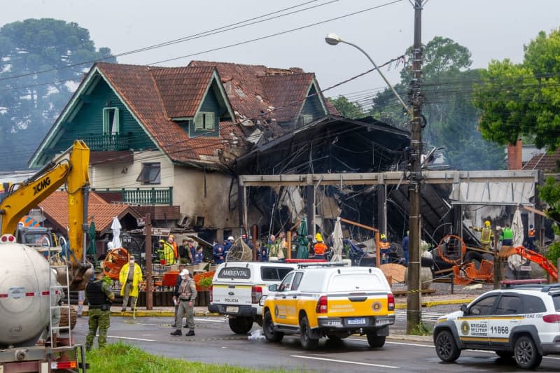 ගුවන් අනතුරකින් එකම පවුලේ 10දෙනෙකුට දිවි අහිමි වෙයි