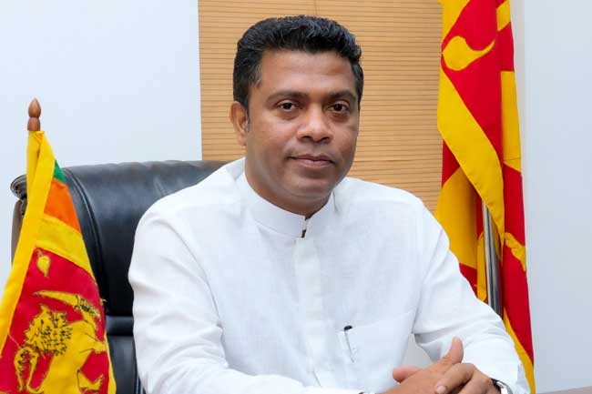 ඇමති නලින්ද සෞඛ්‍ය වෘත්තිකයින්ට දුන් පණිවුඩය