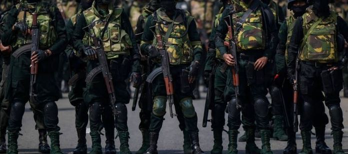 නිත්‍යනුකූලව ඉවත් නොවූ ත්‍රිවිධ හමුදාවේ 679ක් අත්අඩංගුවට