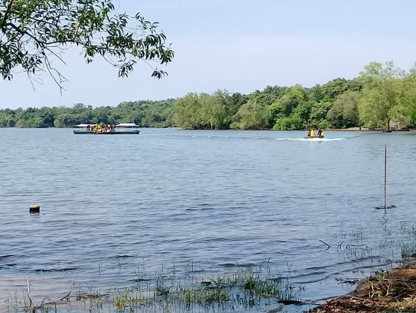 මාදුරුඔයට කඩා වැටුණු හෙලිකොප්ටර් යානය ගොඩ ගැනීමේ මෙහෙයුම් ඇරඹෙයි මාදුරුඔයට කඩා වැටුණු හෙලිකොප්ටර් යානය ගොඩ ගැනීමේ මෙහෙයුම් ඇරඹෙයි