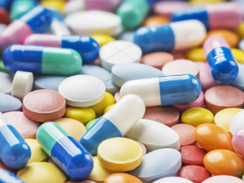 රෝහල් රැසක ඖෂධ හිඟියක් ?