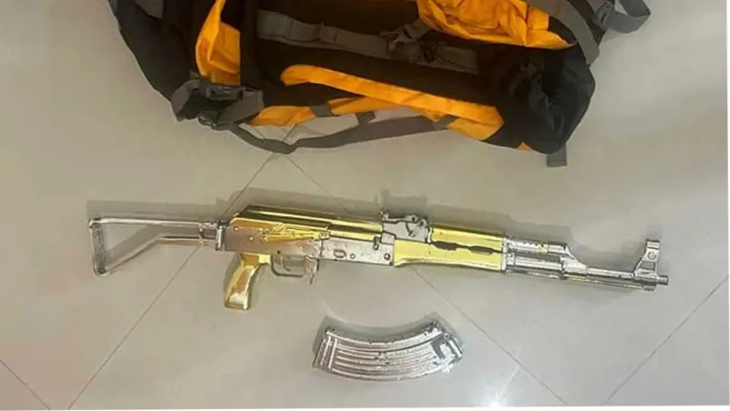 රන් ආලේපිත ගිනි අවිය පිටුපස දේශපාලන ප්‍රබලයෙක්