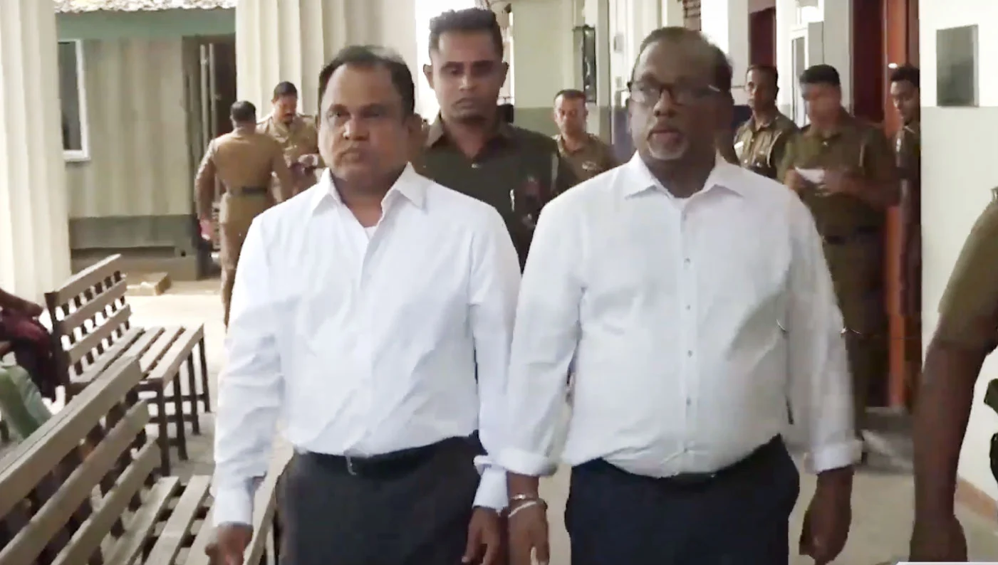 මහින්දානන්ද සහ නලීන් ජම්පරේ අදී මහින්දානන්ද සහ නලීන් ජම්පරේ අදී