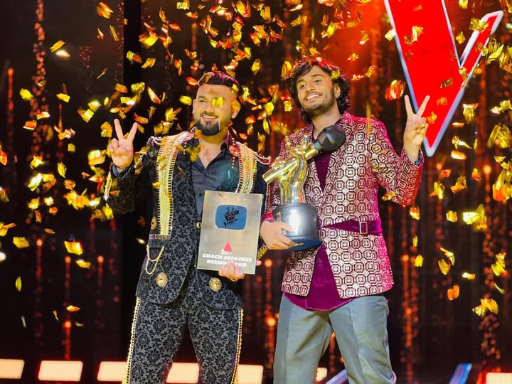 අන්තර් ජාතික The Voice කිරුළ සුපුන්ගේ කණ්ඩායමේ ඉමේෂ් සංදීපට