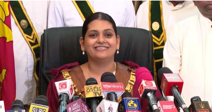 වැඩ අරඹමින් කොළඹ පුරපතිනිය කිව්ව දේ