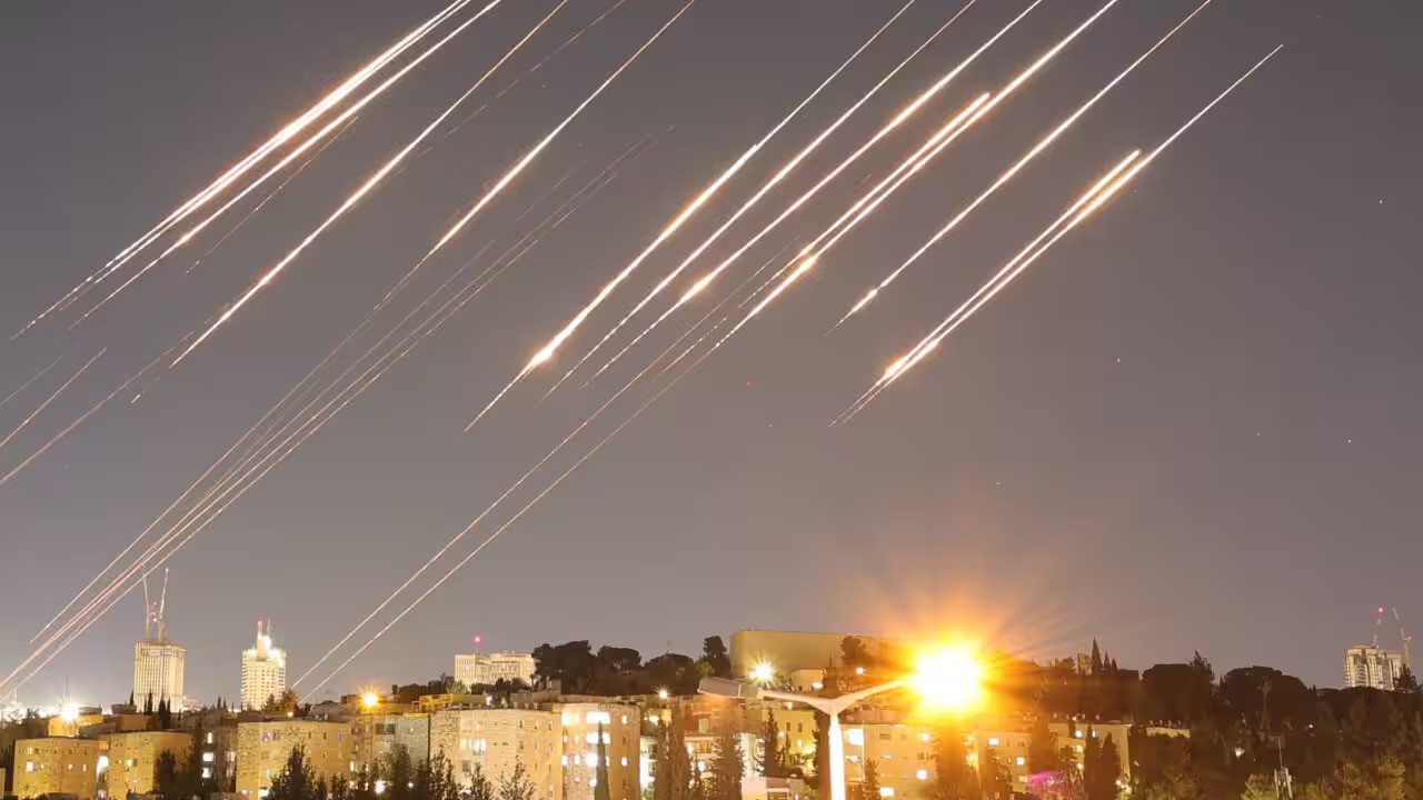 දිනෙන් දින උණුසුම් වෙන ඊශ්‍රායල – ඉරාන යුධ ගැටුම