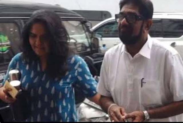 කෙහෙළිය, බිරිඳ සහ දියණිය අත්අඩංගුවට