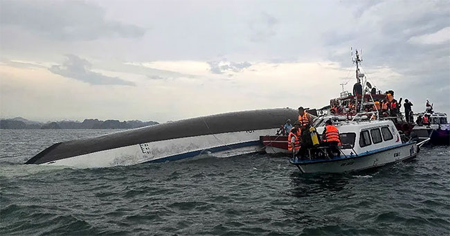 බෝට්ටුවක් පෙරළීමෙන් පුද්ගලයින් 34ක් මරුට