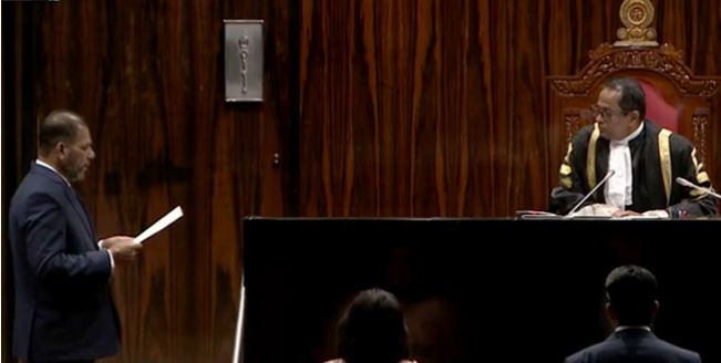 නව පාර් ලිමේන්තු මන්ත්‍රීවරයෙක් දිවුරුම් දෙයි