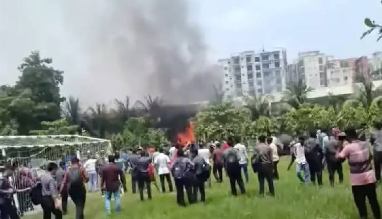 ගුවන් යානයක් පාසලකට කඩා වැටෙයි – 19 දෙනෙකු මරුට ගුවන් යානයක් පාසලකට කඩා වැටෙයි – 19 දෙනෙකු මරුට