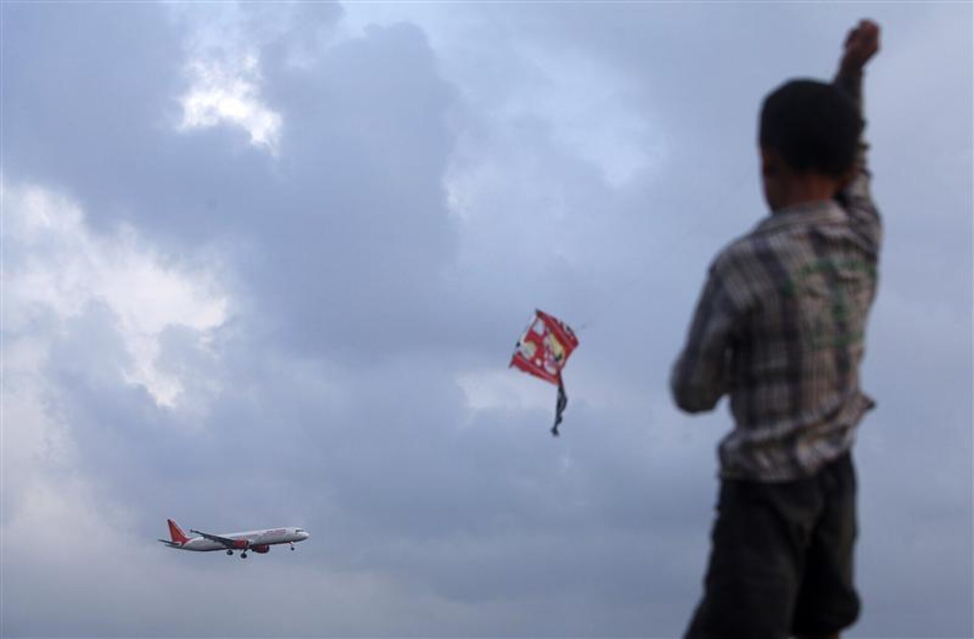 ගුවන් තොටුපොළවල් අවට සරුංගල් යවන්න එපා