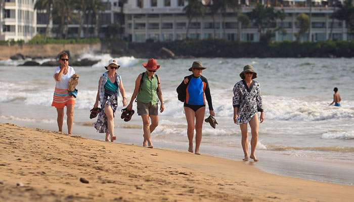 ජූලි මාසයේදී සංචාරක පැමිණීම 98,000 පනී