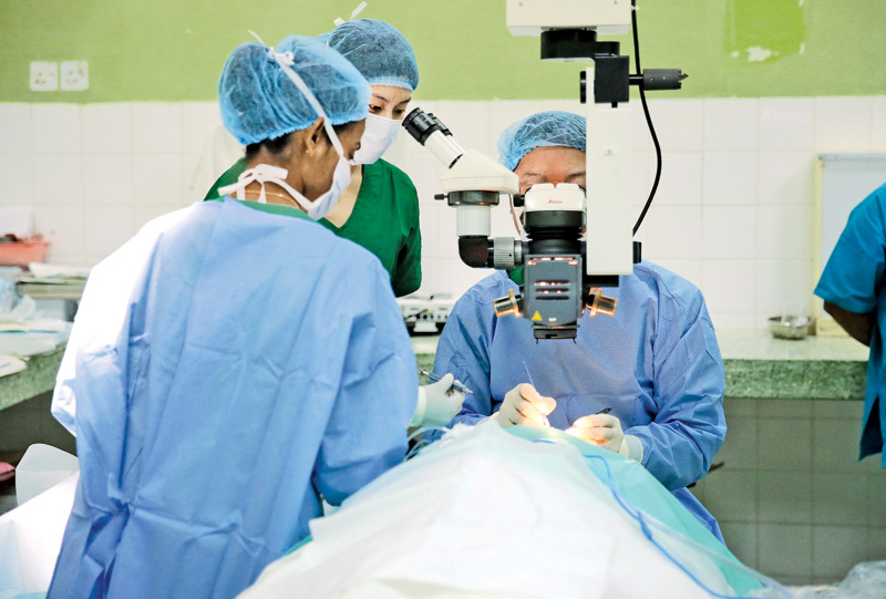 සෞඛ්‍ය පුරප්පාඩු බඳවා ගැනීම් සීමා කරයි – දෙස් විදෙස් නිවාඩුත් අවලංගුයි