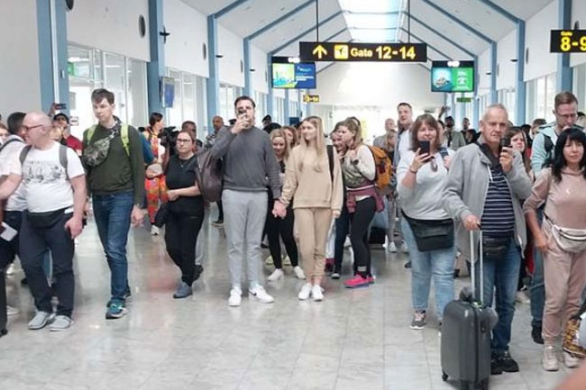 ජූලි මාසයේ සංචාරක පැමිණීම ලක්ෂ 2 පනී