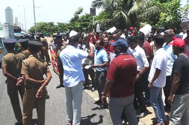 සාකච්ඡාවෙන් පසුවත් තැපැල් වර් ජනය අඛණ්ඩව