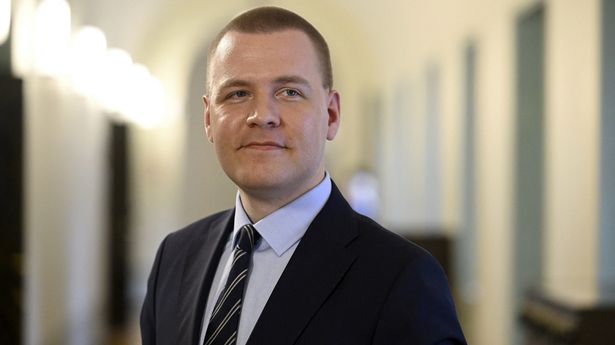 ෆින්ලන්ත මන්ත්‍රීවරයෙකු එරට පාර් ලිමෙන්තුවේදී සියදිවි නසාගනී