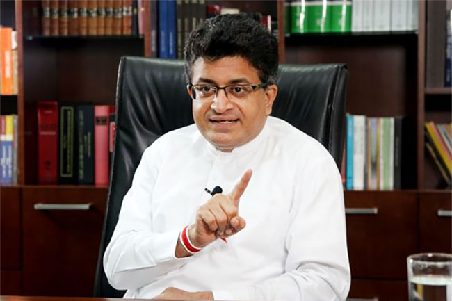 තමා අත්අඩංගුවට ගැනීම වළක්වන නියෝගයක් ඉල්ලා ගම්මන්පිලගෙන් පෙත්සමක්