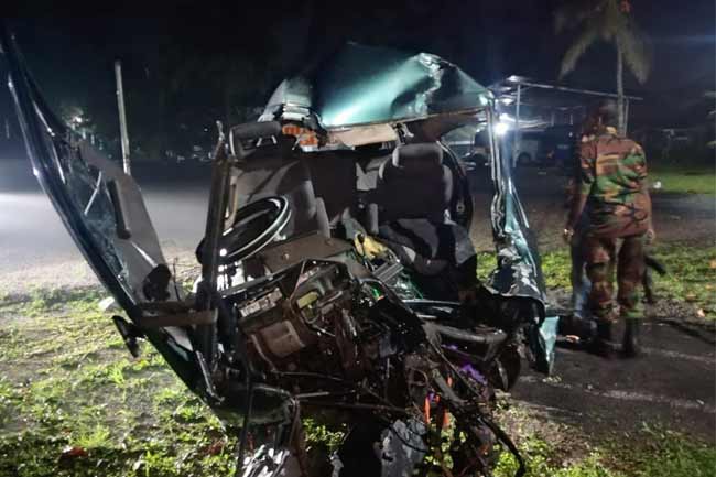 දක්ෂිණ අධිවේගයේ බිහිසුණු අනතුරක් – කාන්තාවක් මරුට දක්ෂිණ අධිවේගයේ බිහිසුණු අනතුරක් – කාන්තාවක් මරුට