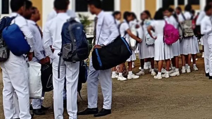 පාසල් දිනවලදී ඛනිජ ප්‍රවාහනය සම්බන්ධයෙන් පැනවූ කොන්දේසියේ වෙනසක්