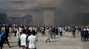 නේපාල අරගලකරුවෝ බන්ධනාගාර දෙකක් බිඳ දමයි