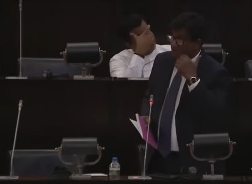 කථානායකට එරෙහිව විශ්වාසභංගයක් ගෙන්න විපක්ෂය සැරසෙයි කථානායකට එරෙහිව විශ්වාසභංගයක් ගෙන්න විපක්ෂය සැරසෙයි