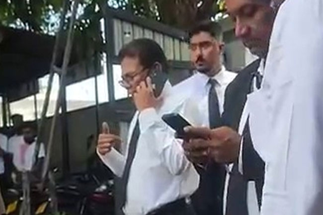 ගුණරත්න වන්නිනායක ගල්කිස්ස අධිකරණයට ගුණරත්න වන්නිනායක ගල්කිස්ස අධිකරණයට