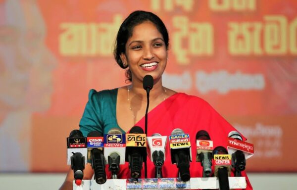 නොවැම්බර් 21 නුගේගොඩට යනවද ? නැද්ද? රටේ ජනතාව තීරණය කර අවසන් නොවැම්බර් 21 නුගේගොඩට යනවද ? නැද්ද? රටේ ජනතාව තීරණය කර අවසන්