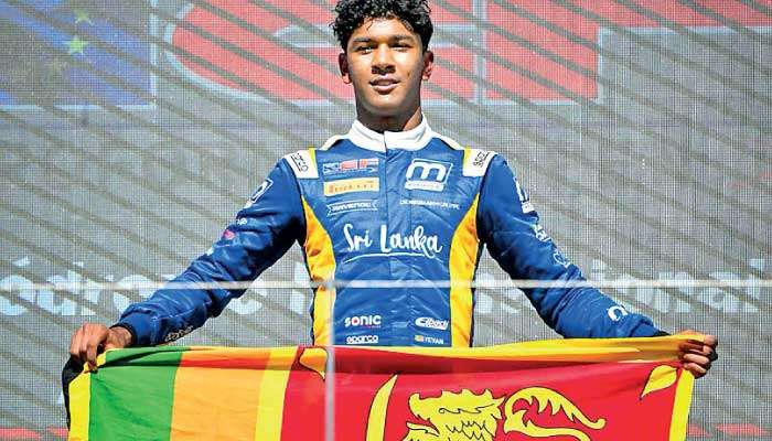 යෙවාන් ඩේවිඩ් ඉතිහාසය අලුතින් ලියයි