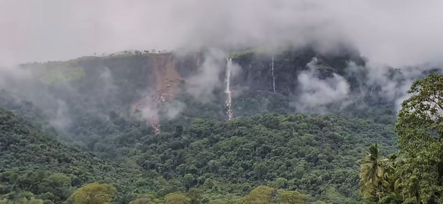 හසලක නාය‍යෑමකින් 05දෙනෙකු මරුට – තවත් 12දෙනෙකු අතුරුදන්