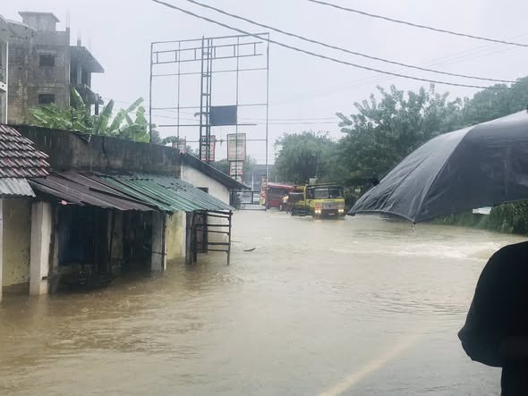 ගම්පහ නගරයට විශේෂ ගංවතුර අනතුරු ඇඟවීමක්