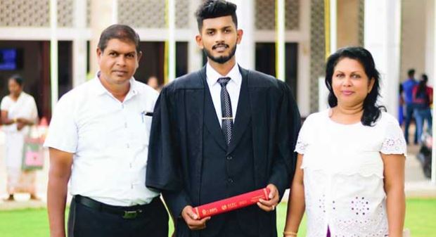 කුඩු සමඟ හසුවූ විදුහල්පතිගේ බිරිඳ කොස්ගොඩ සුජීගේ ඥාතිවරියක්