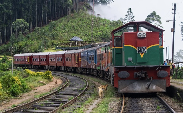 උඩරට දුම්රිය ගමනාගමනයට යළි බාධා