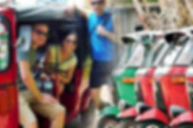 විදේශිකයින්ට ත්‍රීරෝදරථ රියැදුරු බලපත්‍ර නිකුත් කිරීම ගැන දැනුම්දීමක්