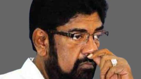 කෙහෙළිය, බිරිඳ සහ දියණිය අල්ලස් කොමිසමට