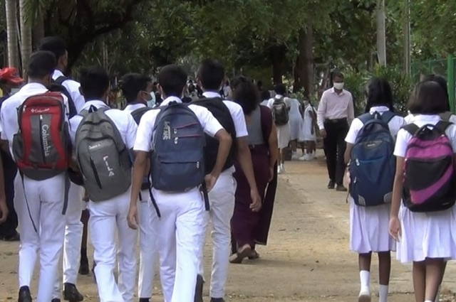 අද බදුල්ලේ සියලු පාසල්වලට පෙ.ව 11ට නිවාඩු දෙන්නැයි දැනුම්දෙයි