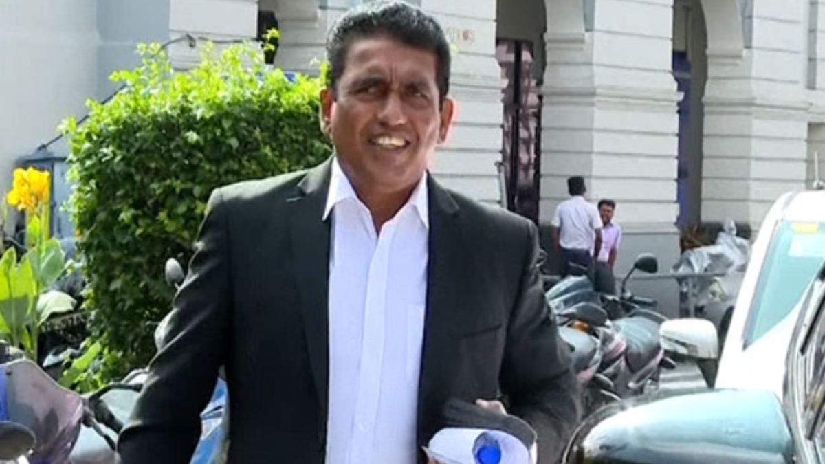 ජොන්ස්ටන් අත්අඩංගුවට