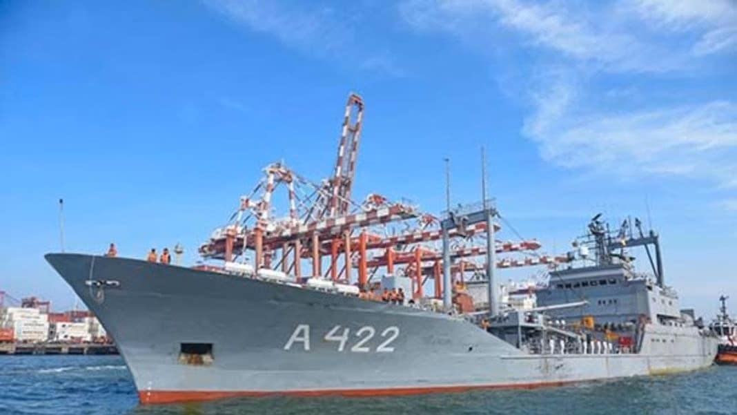 IRINS Bushehr නෞකාවේ සිටි 204 දෙනෙකු කොළඹ වරායට