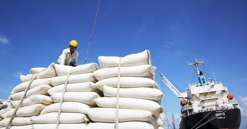 ටොන් 25,000ක පොහොර නැවක් හෙට ලංකාවට