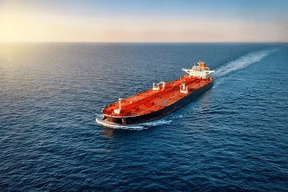 දෙවන බොරතෙල් නෞකාව අද දිවයිනට