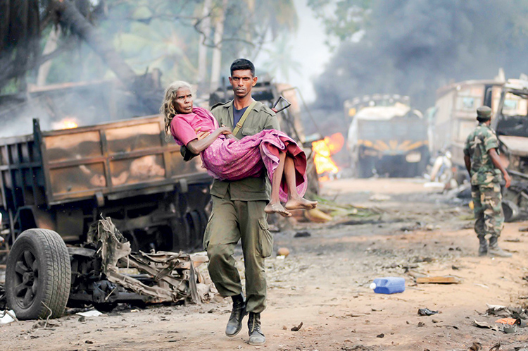 දශක 03කට අධික කාලයක් මෙරට පැවති රුදුරු ත්‍රස්තවාදය පරදා අදට වසර 17ක්